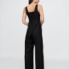 Jumpsuit aus Leinenmischung mit Nähten Jumpsuit aus Leinenmischung mit Nähten