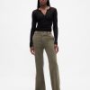 Khakihose mit niedriger Leibhöhe und Schlag Khakihose mit niedriger Leibhöhe und Schlag