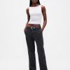 Khakihose mit niedriger Leibhöhe und Schlag Khakihose mit niedriger Leibhöhe und Schlag