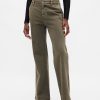Khakihose mit niedriger Leibhöhe und Schlag Khakihose mit niedriger Leibhöhe und Schlag