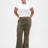 Khakihose mit niedriger Leibhöhe und Schlag Khakihose mit niedriger Leibhöhe und Schlag