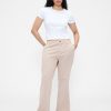 Khakihose mit niedriger Leibhöhe und Schlag Khakihose mit niedriger Leibhöhe und Schlag