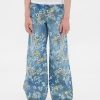 Kinder Jeans mit Blumenmuster und Baggy-Jeans Kinder Jeans mit Blumenmuster und Baggy-Jeans
