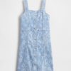 Kinder-Jeanskleid mit Blumenmuster Kinder-Jeanskleid mit Blumenmuster