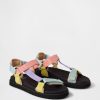 Kinder-Sandalen mit Riemen aus Canvas Kinder-Sandalen mit Riemen aus Canvas