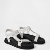 Kinder-Sandalen mit Riemen aus Canvas Kinder-Sandalen mit Riemen aus Canvas