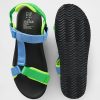 Kinder-Sandalen mit Riemen aus Canvas Kinder-Sandalen mit Riemen aus Canvas