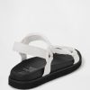 Kinder-Sandalen mit Riemen aus Canvas Kinder-Sandalen mit Riemen aus Canvas