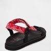 Kinder-Sandalen mit Riemen aus Canvas Kinder-Sandalen mit Riemen aus Canvas