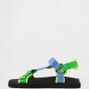 Kinder-Sandalen mit Riemen aus Canvas Kinder-Sandalen mit Riemen aus Canvas