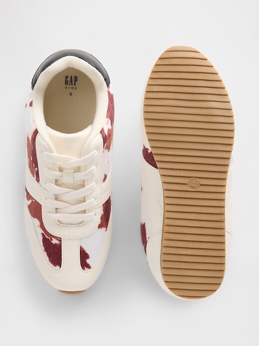 Kinder-Sneaker mit Kuh-Print Kinder-Sneaker mit Kuh-Print