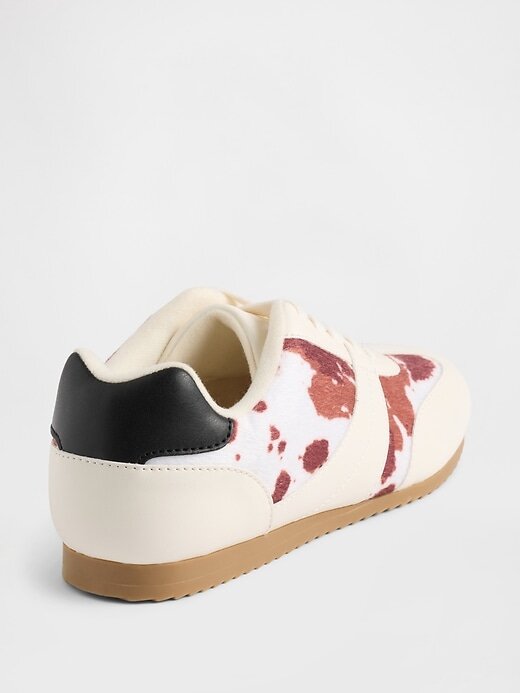 Kinder-Sneaker mit Kuh-Print Kinder-Sneaker mit Kuh-Print
