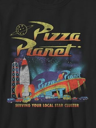 Kinder-T-Shirt mit „Toy Story Pizza Planet“-Grafik Kinder-T-Shirt mit „Toy Story Pizza Planet“-Grafik