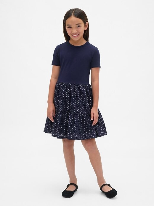 Kinder-Volantkleid aus gemischten Materialien Kinder-Volantkleid aus gemischten Materialien