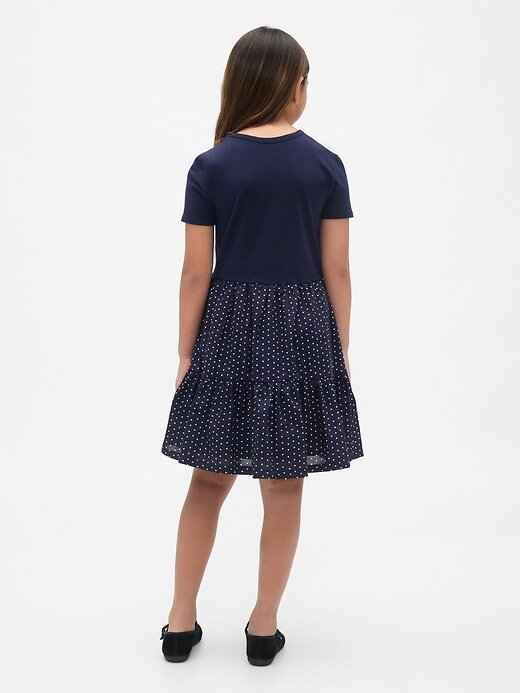 Kinder-Volantkleid aus gemischten Materialien Kinder-Volantkleid aus gemischten Materialien
