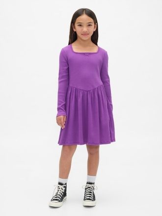 Kinderkleid mit eckigem Ausschnitt