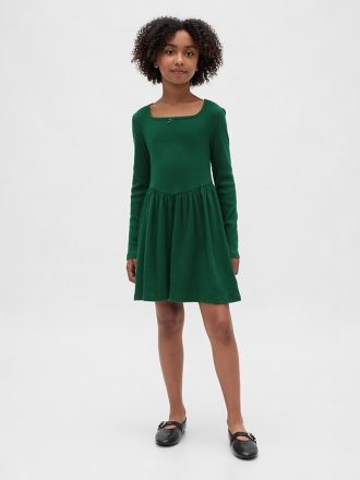 Kinderkleid mit eckigem Ausschnitt