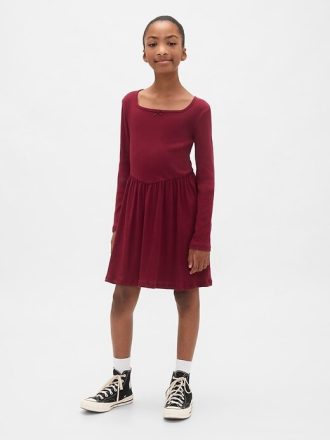 Kinderkleid mit eckigem Ausschnitt