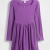 Kinderkleid mit eckigem Ausschnitt Kinderkleid mit eckigem Ausschnitt