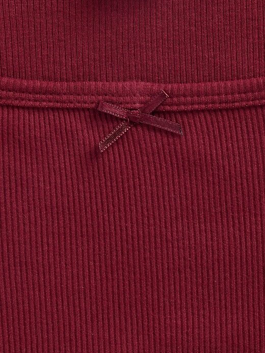 Kinderkleid mit eckigem Ausschnitt Kinderkleid mit eckigem Ausschnitt