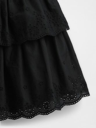 Kinderkleid mit Lochstickerei