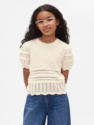 Kinderpullover mit gewelltem Muster und verschiedenen Maschen