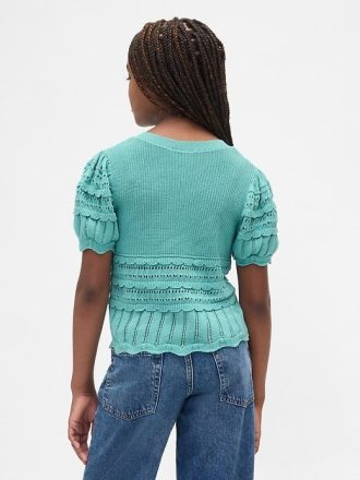 Kinderpullover mit gewelltem Muster und verschiedenen Maschen
