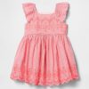 Kleid mit Lochstickerei für Babys und Kleinkinder