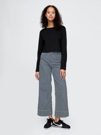 Knöchellange Jeans mit weitem Bein und hohem Bund