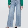 Knöchellange Jeans mit weitem Bein und hohem Bund Knöchellange Jeans mit weitem Bein und hohem Bund