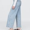 Knöchellange Jeans mit weitem Bein und hohem Bund Knöchellange Jeans mit weitem Bein und hohem Bund