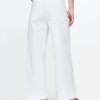 Knöchellange Jeans mit weitem Bein und hohem Bund Knöchellange Jeans mit weitem Bein und hohem Bund
