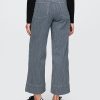 Knöchellange Jeans mit weitem Bein und hohem Bund Knöchellange Jeans mit weitem Bein und hohem Bund