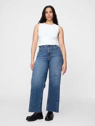 Knöchellange Jeans mit weitem Bein und hohem Bund