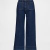 Knöchellange Jeans mit weitem Bein und hohem Schritt Knöchellange Jeans mit weitem Bein und hohem Schritt