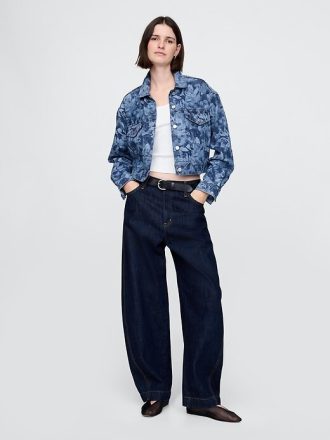 Kurze Jeansjacke mit Blumenmuster und Symbol