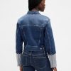 Kurze Jeansjacke mit Nadelmanschetten und Symbol Kurze Jeansjacke mit Nadelmanschetten und Symbol