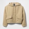 Kurze Nylonjacke mit Kapuze Kurze Nylonjacke mit Kapuze