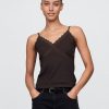 Kurzes Camisole aus Waffelstrick mit Spitzenbesatz Kurzes Camisole aus Waffelstrick mit Spitzenbesatz