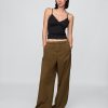 Kurzes Camisole aus Waffelstrick mit Spitzenbesatz Kurzes Camisole aus Waffelstrick mit Spitzenbesatz