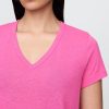 Kurzes T-Shirt aus Leinenmischung mit V-Ausschnitt Kurzes T-Shirt aus Leinenmischung mit V-Ausschnitt