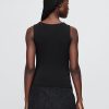 Kurzes Tanktop mit Wasserfallausschnitt