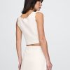 Kurzes Top aus Leinenmischung mit Wellenkante Kurzes Top aus Leinenmischung mit Wellenkante