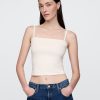 Kurzes Tube-Top aus engem Strick Kurzes Tube-Top aus engem Strick