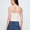 Kurzes Tube-Top aus engem Strick Kurzes Tube-Top aus engem Strick