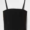 Kurzes Tube-Top aus engem Strick Kurzes Tube-Top aus engem Strick