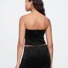 Kurzes Tube-Top aus Samt Kurzes Tube-Top aus Samt