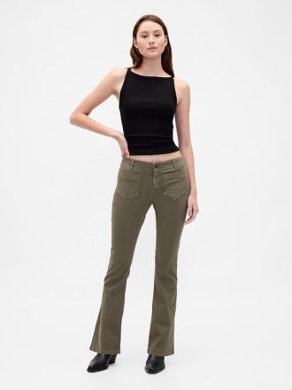 Lange und schmale Twill-Hose mit niedriger Leibhöhe