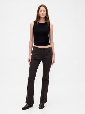 Lange und schmale Twill-Hose mit niedriger Leibhöhe