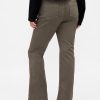 Lange und schmale Twill-Hose mit niedriger Leibhöhe